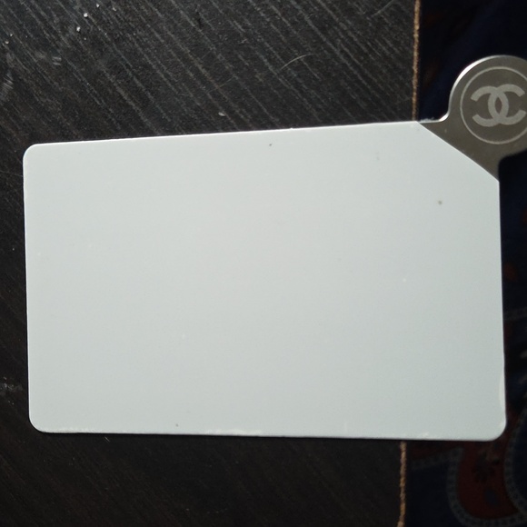 New CHANEL Red Leather Card Case with mirror - Picture 3 of 5